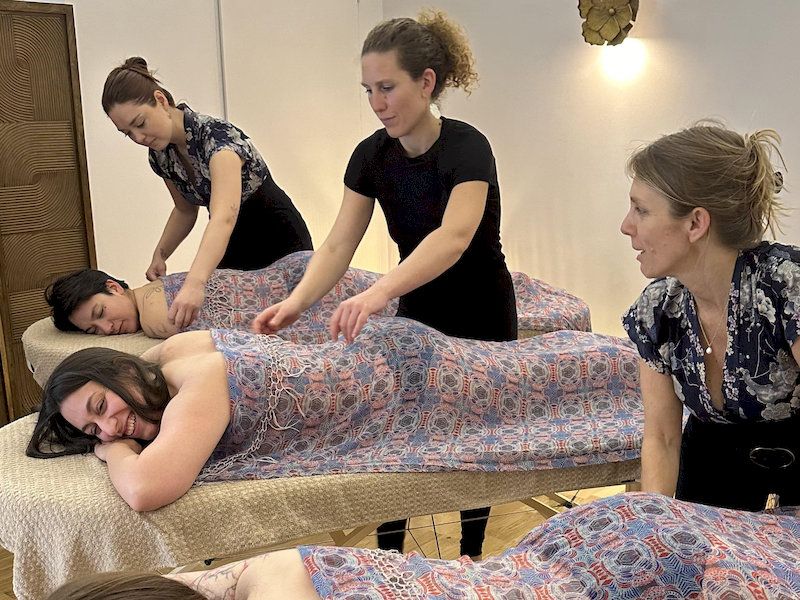 Massage pour événements (EVJF, cousinades...)  jusqu'à 6 personnes - Le Monde Sensible Montpellier